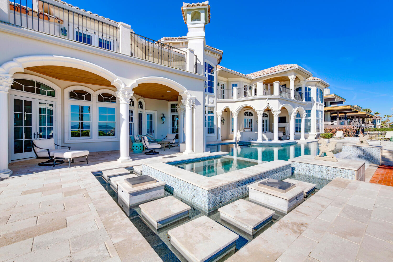 801 Ponte Vedra Boulevard — the ocean elevation, arcade and infinity pool