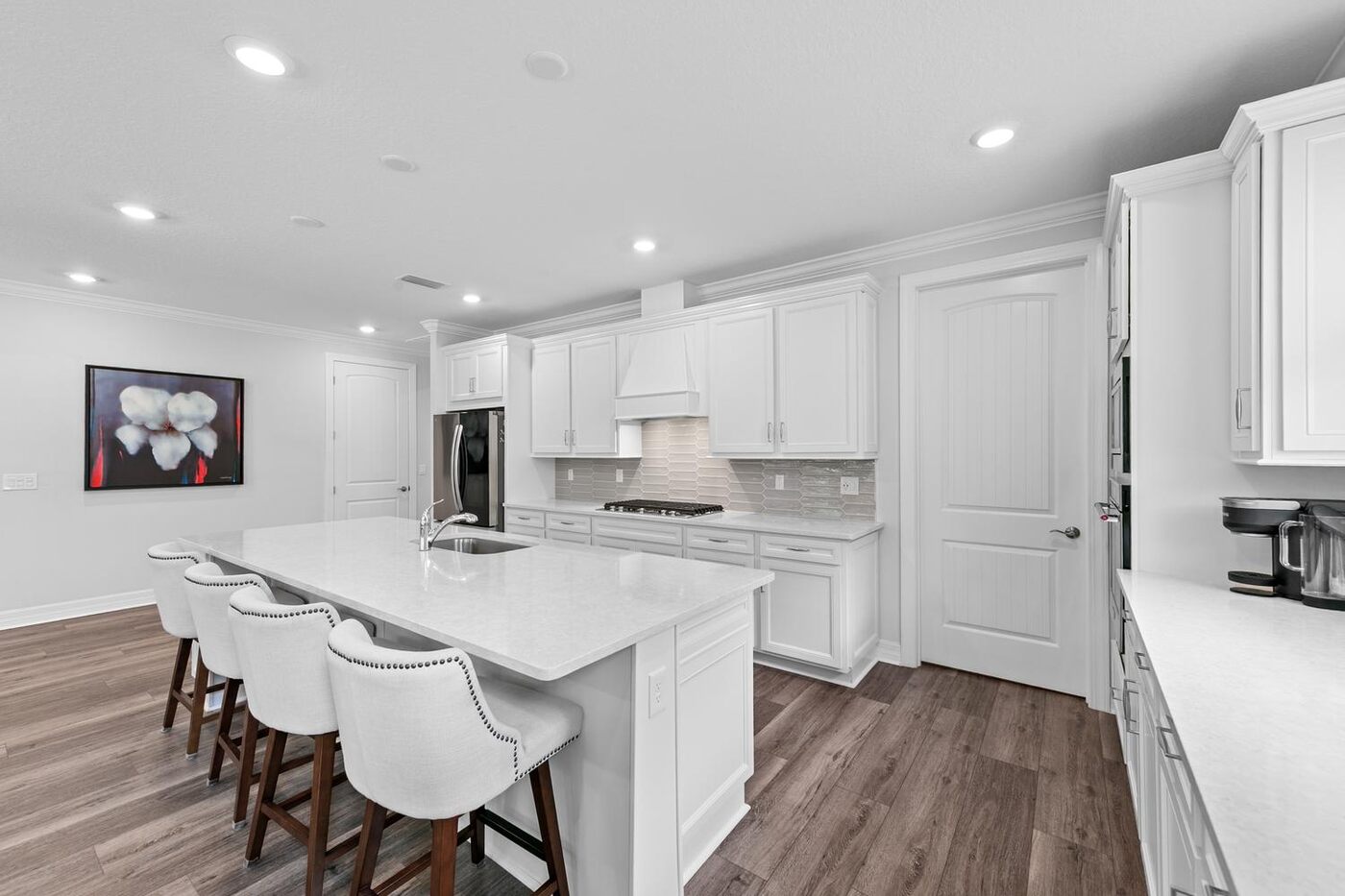 126 Sand Harbor Drive &mdash; the island and its seating
