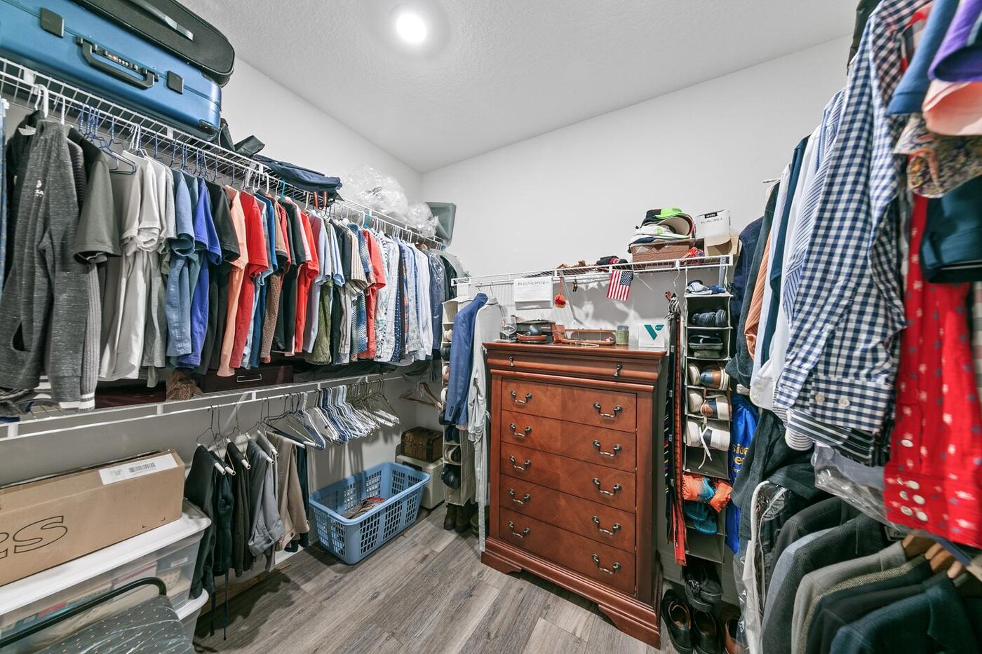 126 Sand Harbor Drive &mdash; the walk-in closet