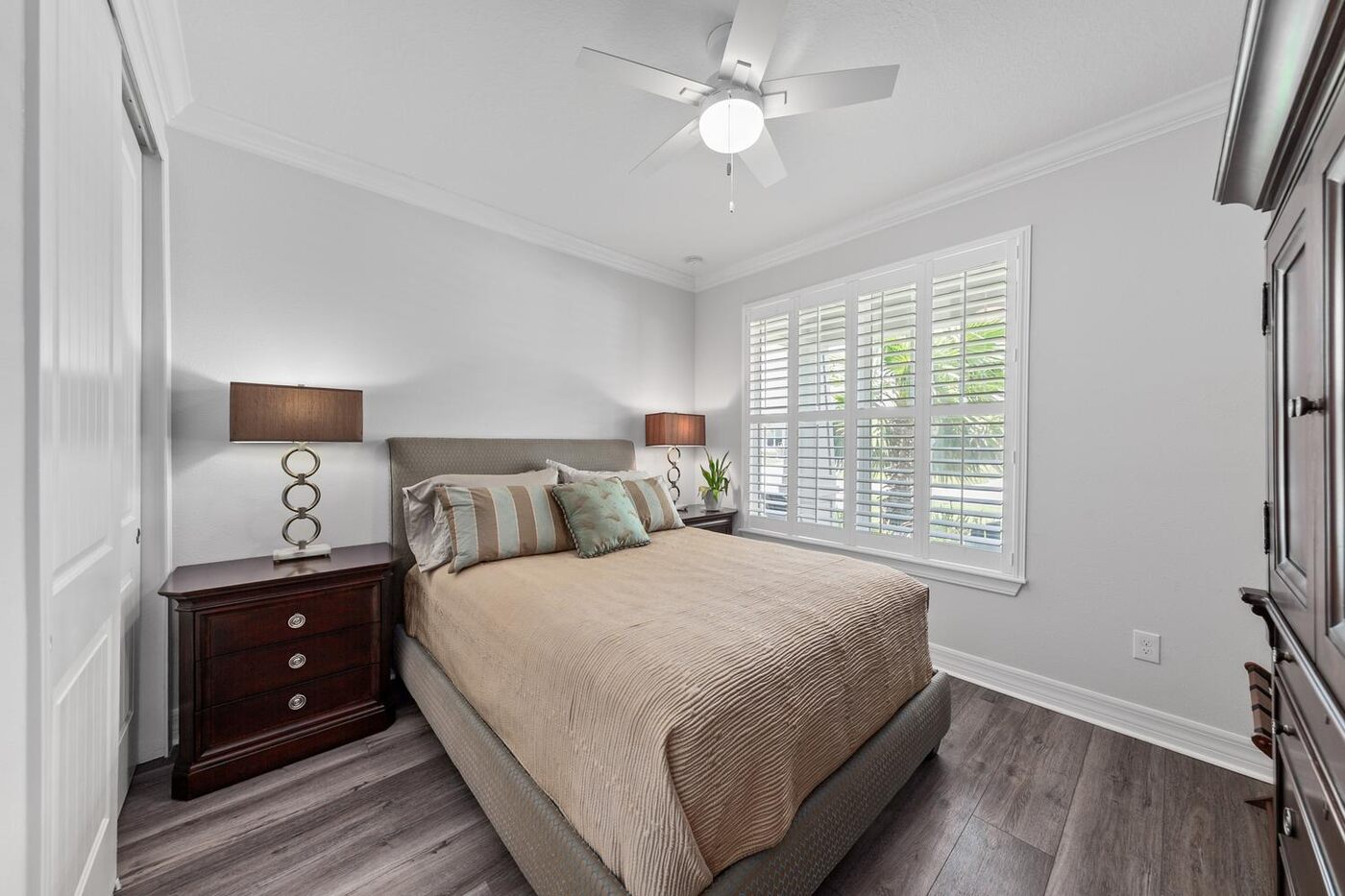 126 Sand Harbor Drive &mdash; a guest bedroom