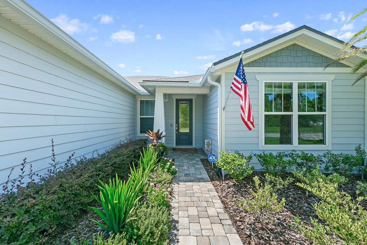 129 Cattail Bay Drive — the entry walk