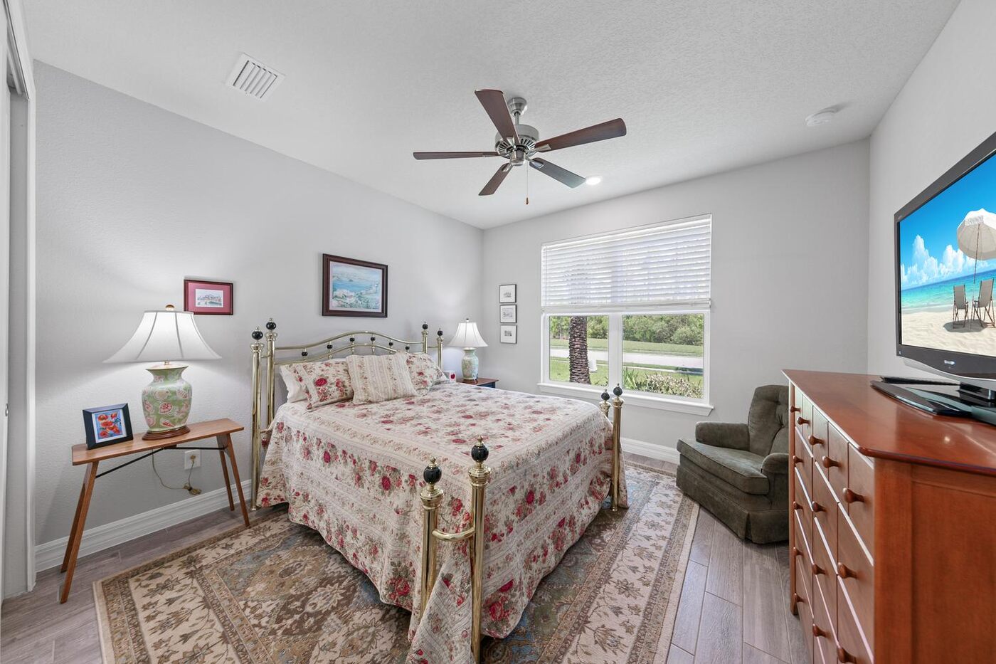 129 Cattail Bay Drive — a guest bedroom