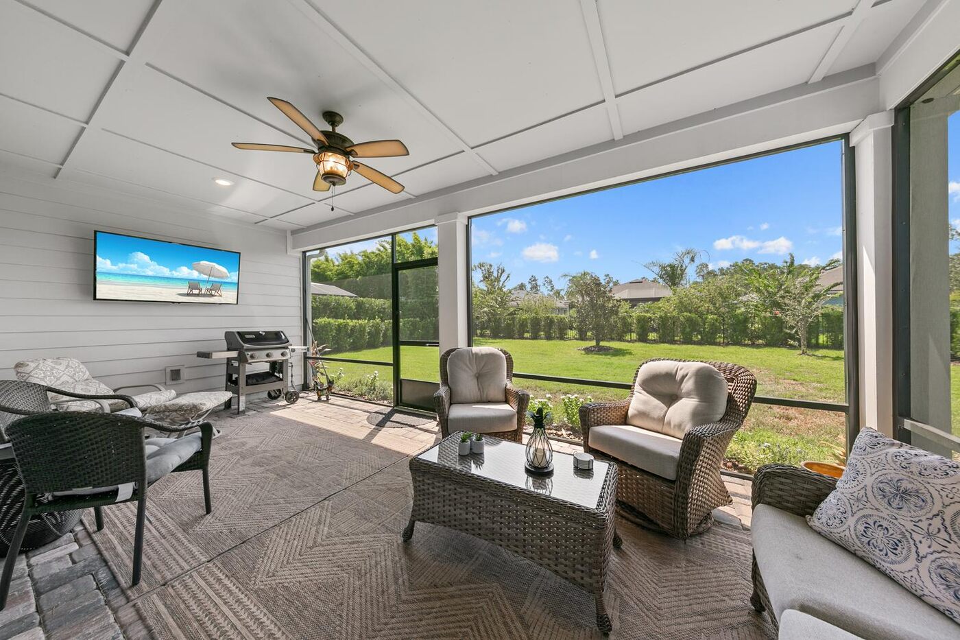 129 Cattail Bay Drive — the screened lanai