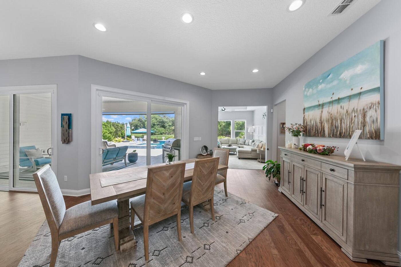 151 Littlewood Road &mdash; the breakfast room
