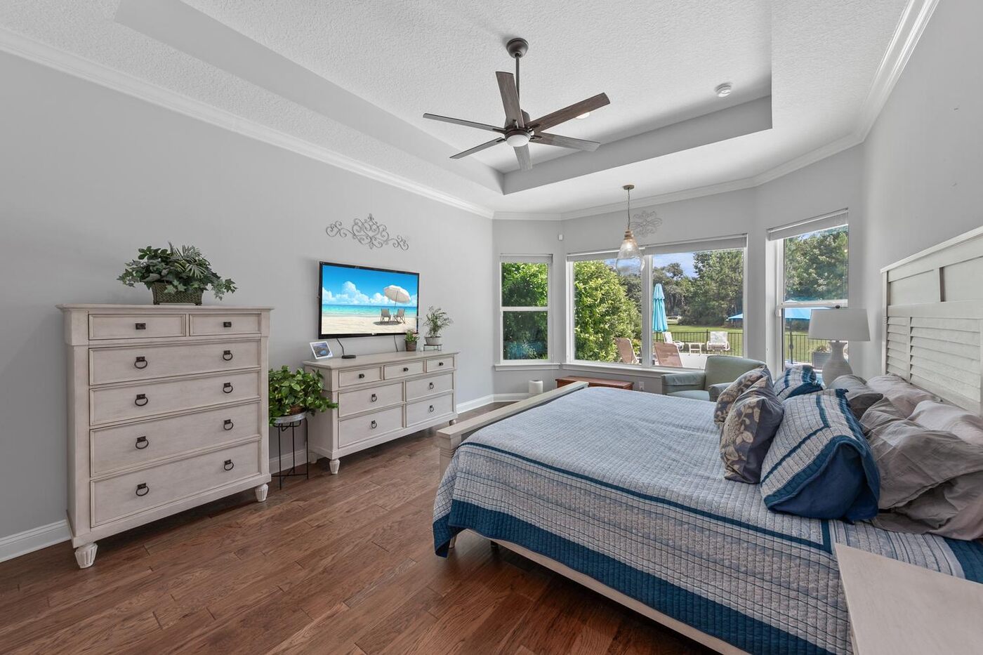 151 Littlewood Road &mdash; the primary bedroom