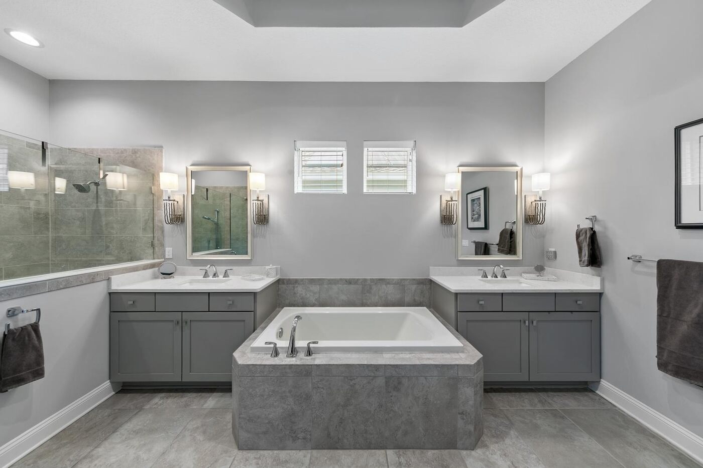 151 Littlewood Road &mdash; the primary bath