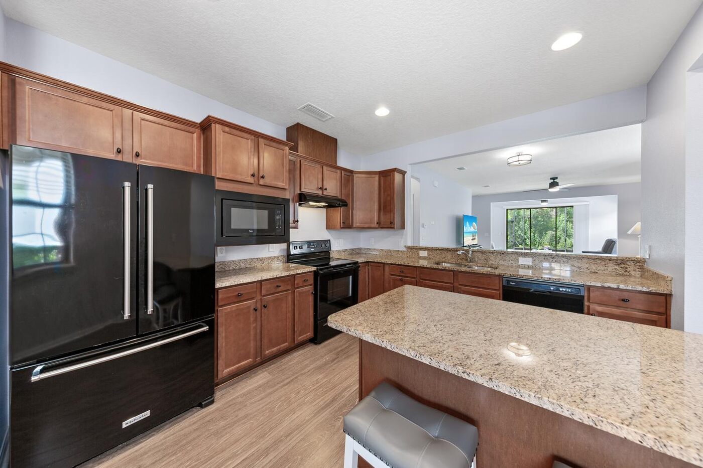 163 Goldenrod Park Road &mdash; the counter and the cooktop