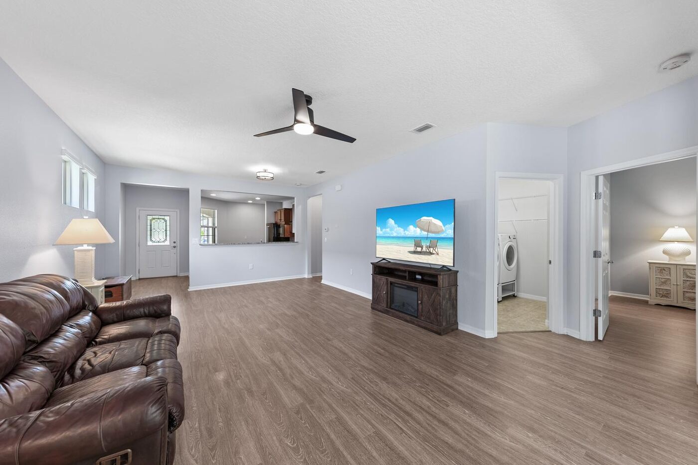 163 Goldenrod Park Road &mdash; the living room
