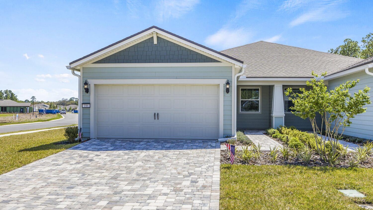 186 Curved Bay Trail &mdash; the front elevation