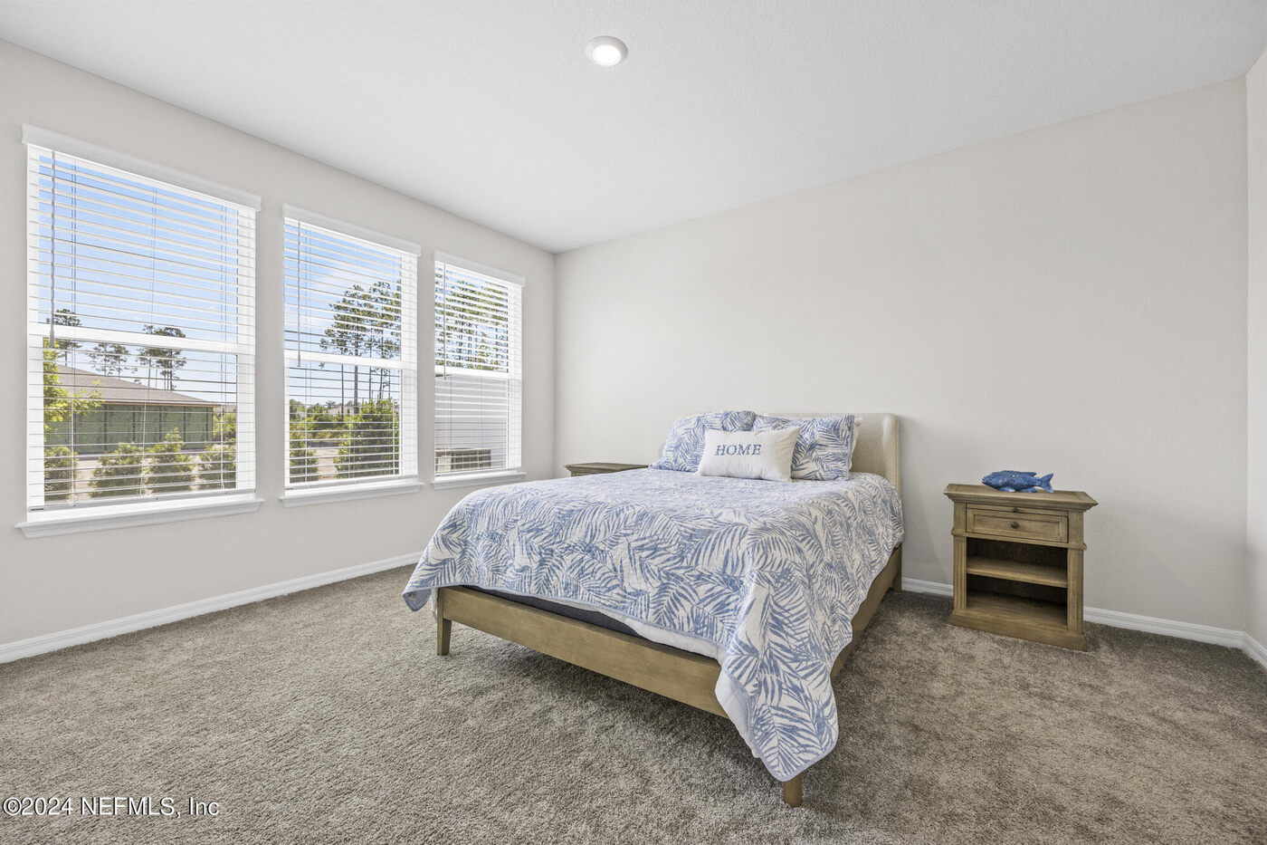 186 Curved Bay Trail &mdash; the primary bedroom
