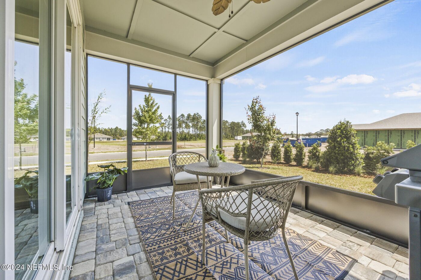 186 Curved Bay Trail &mdash; the screened lanai