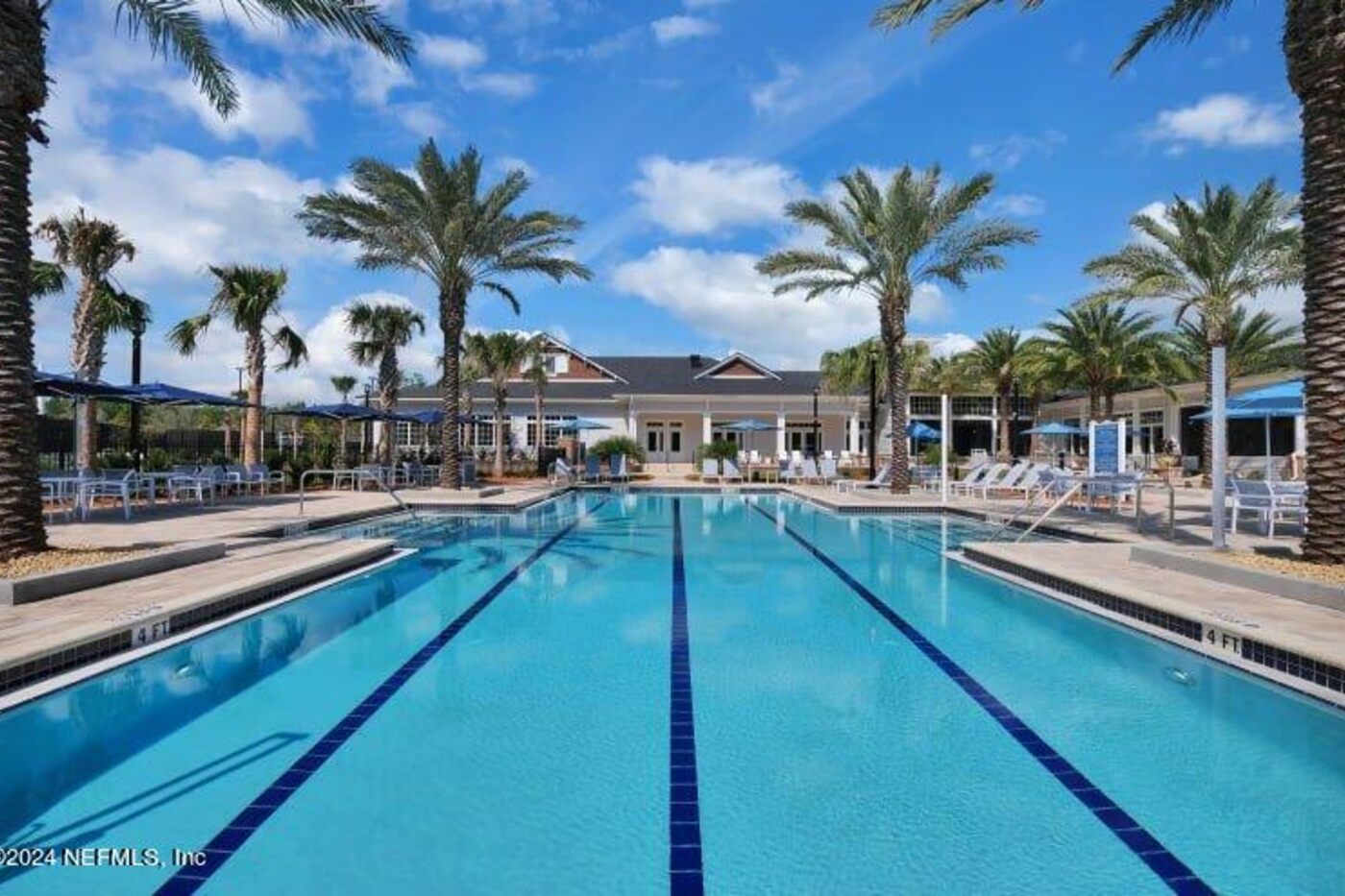 186 Curved Bay Trail &mdash; the lap pool