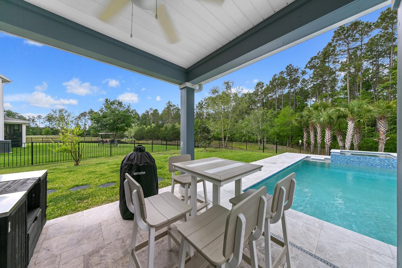 204 Silver Creek Place &mdash; the covered patio