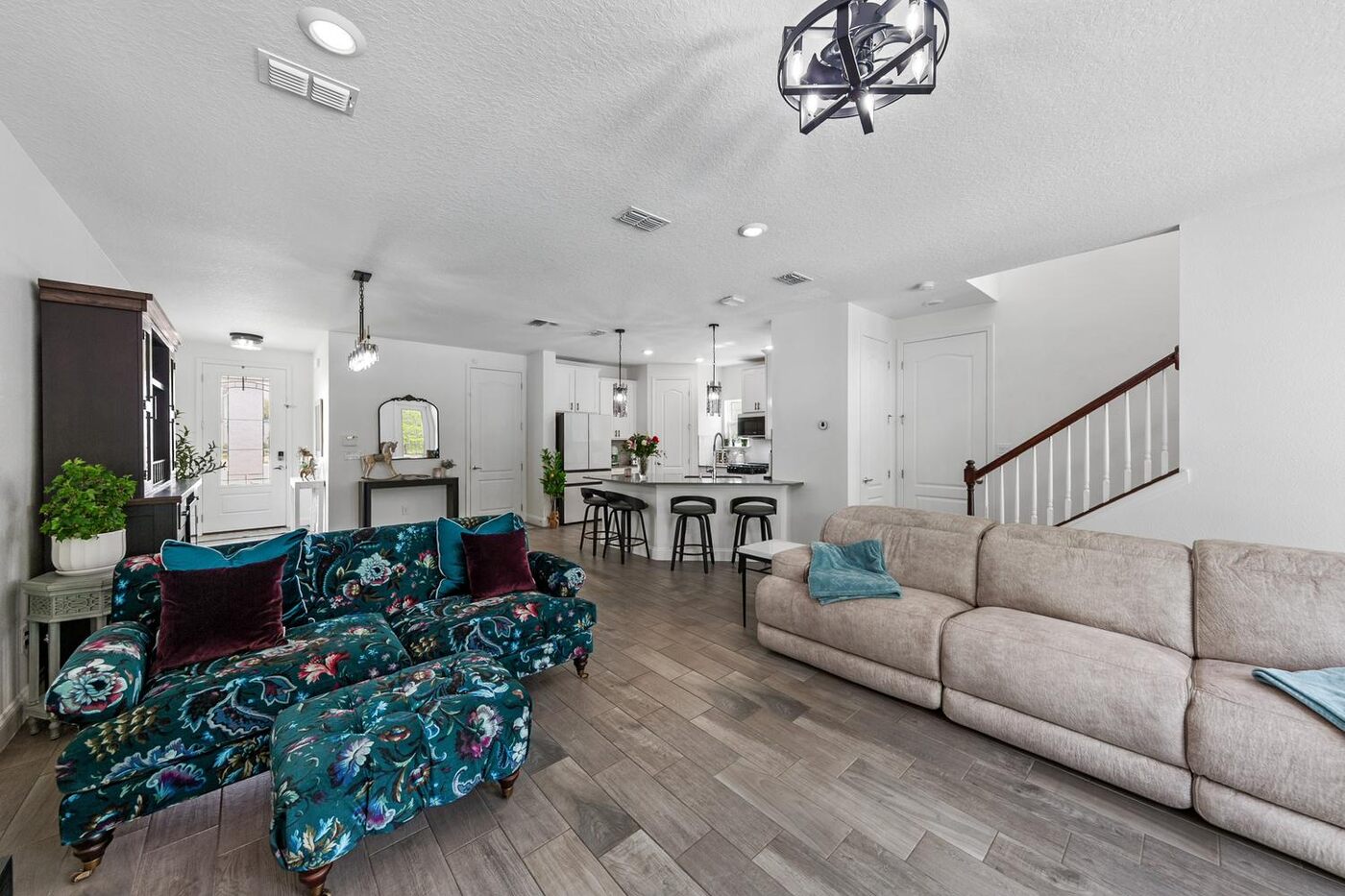 204 Silver Creek Place &mdash; the living room, toward the kitchen
