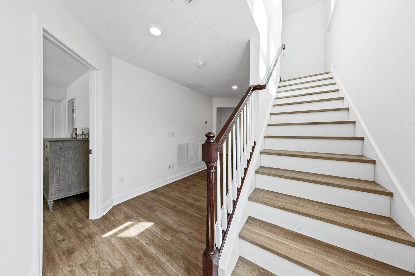 204 Silver Creek Place &mdash; the stair