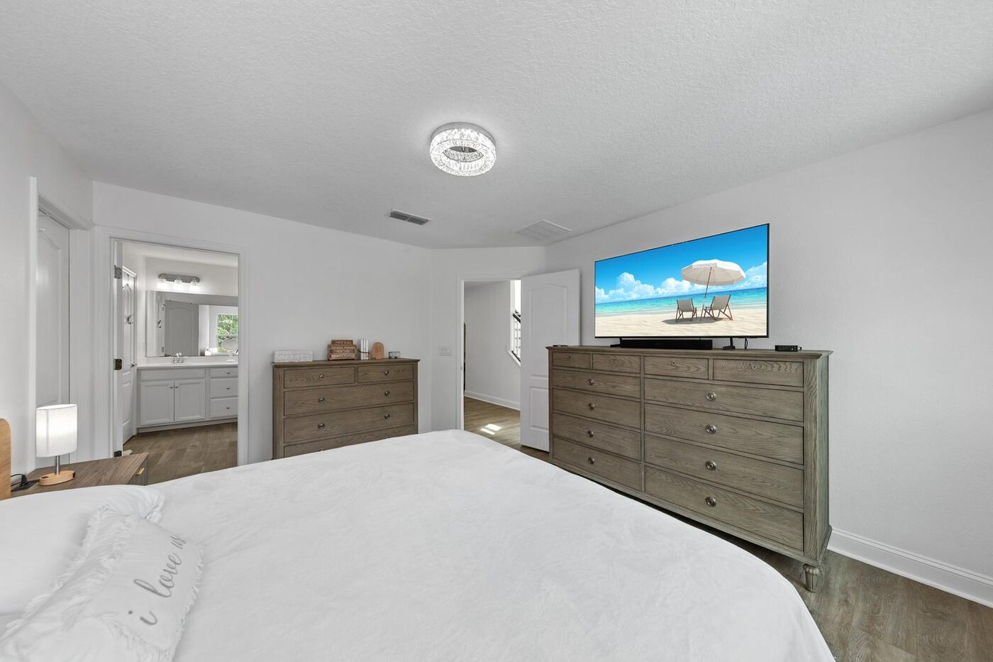 204 Silver Creek Place &mdash; a guest bedroom