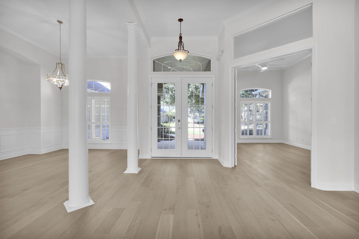 237 S Hampton Club Way — the foyer