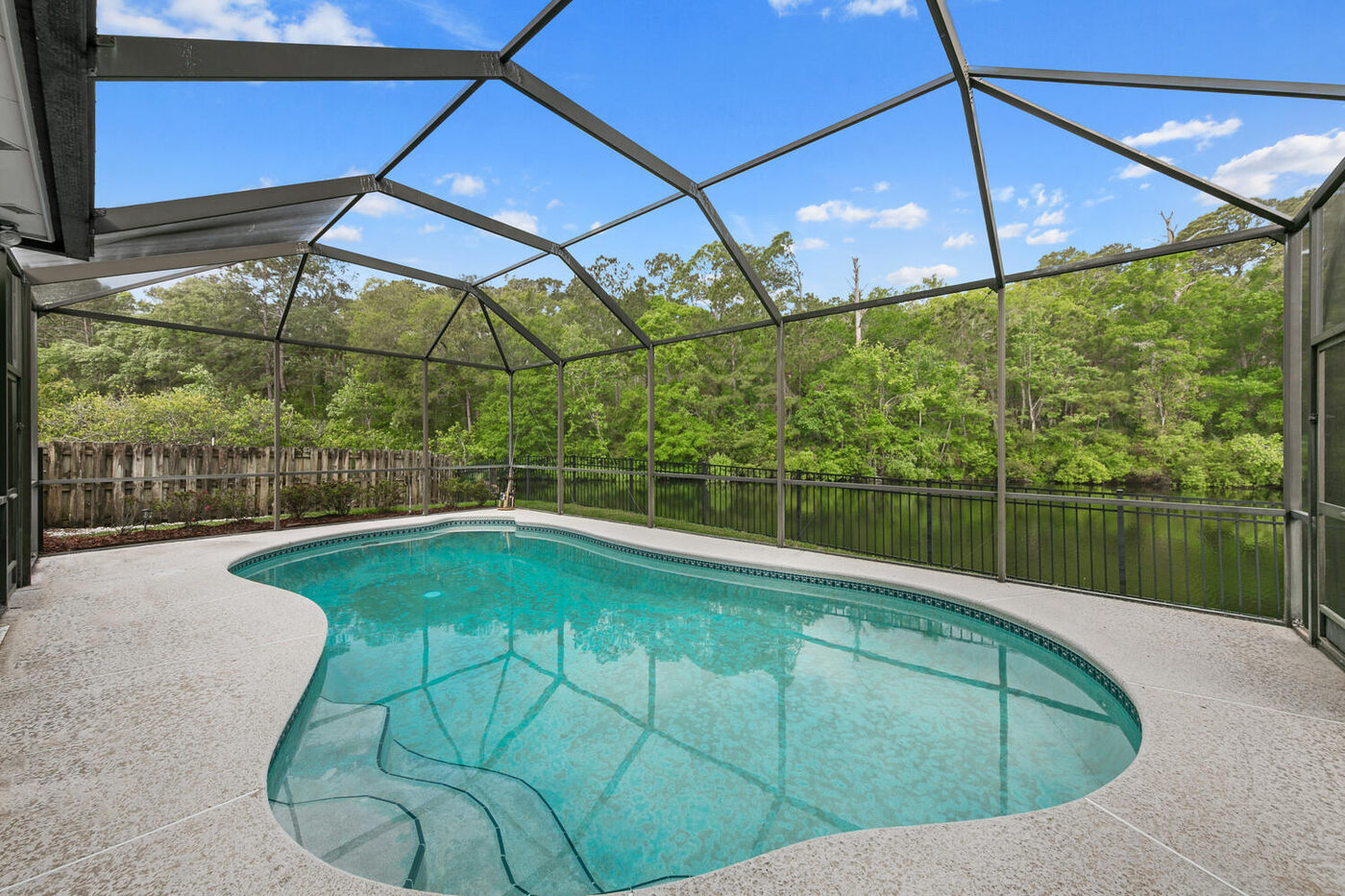 240 Shell Bluff Court &mdash; the screened pool