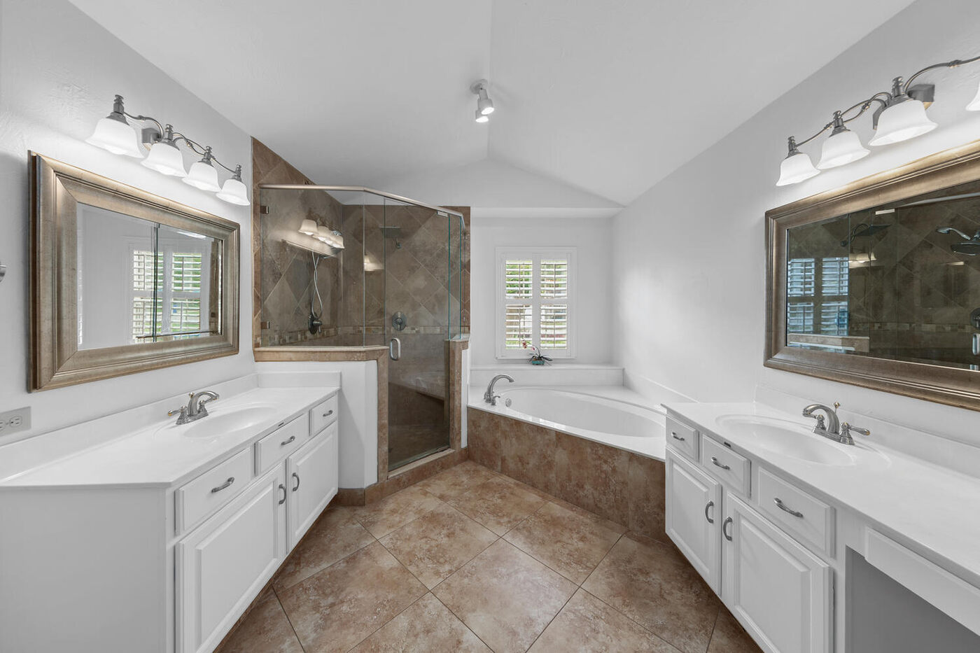 240 Shell Bluff Court &mdash; the primary bath