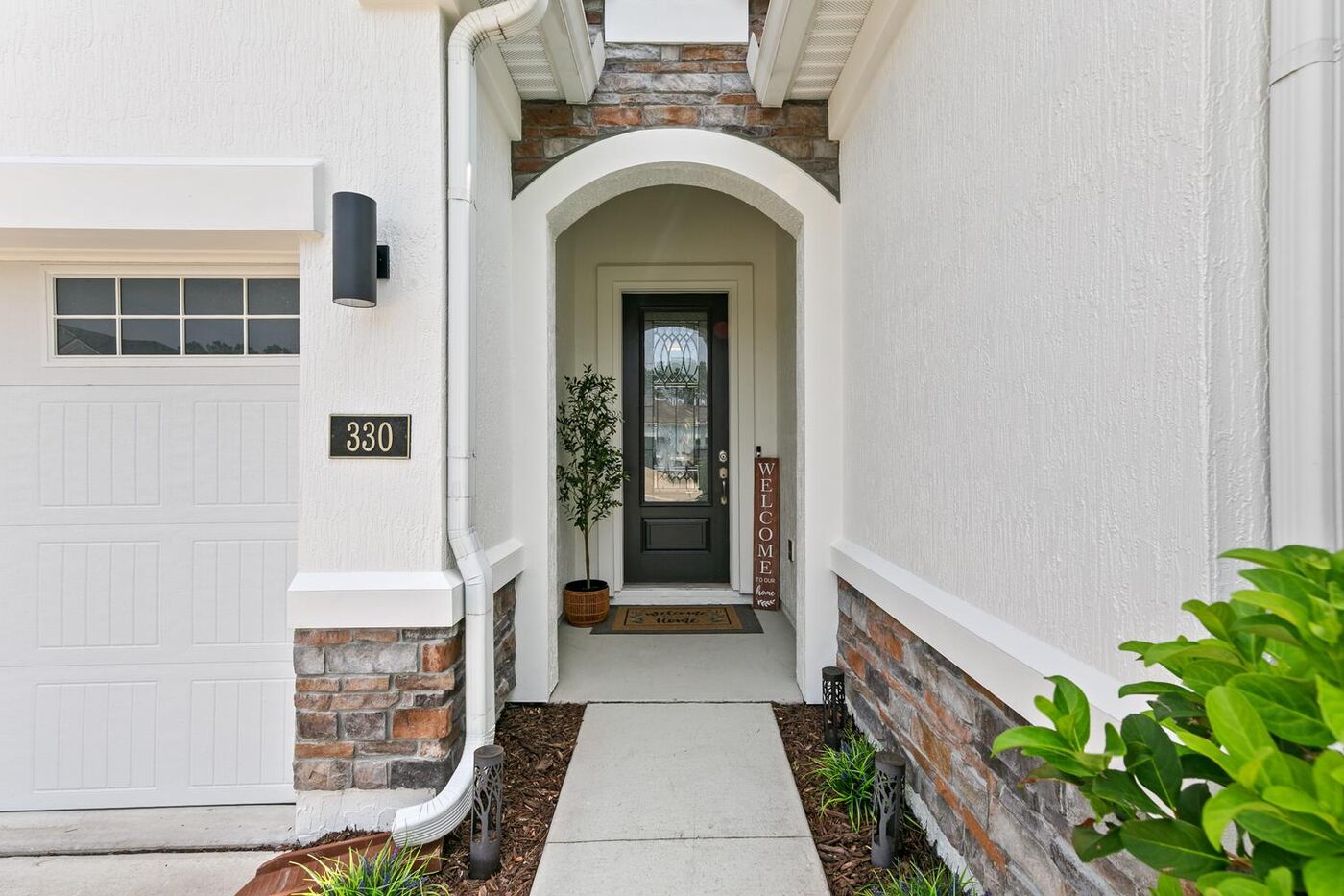 330 Silver Sage Lane &mdash; the entry
