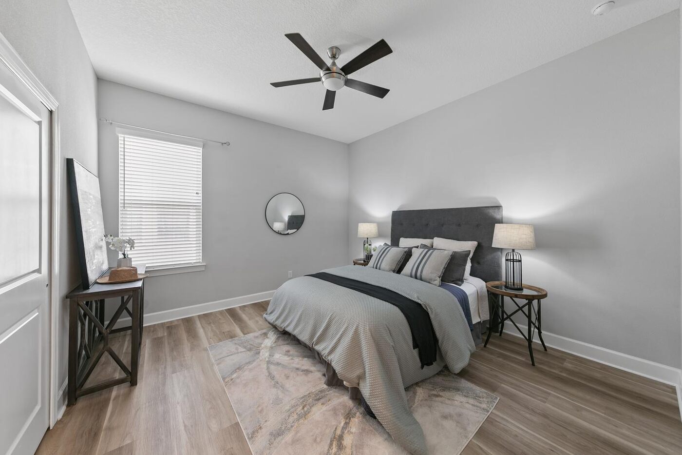 330 Silver Sage Lane &mdash; a guest bedroom