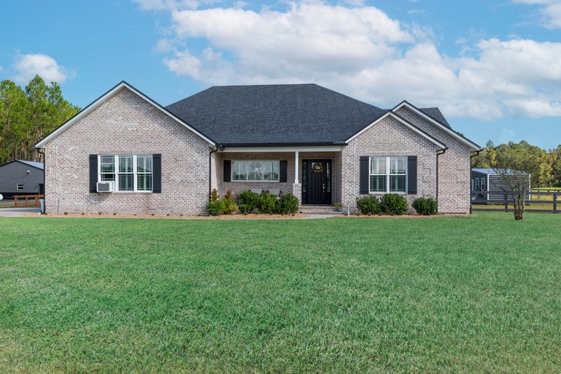 56057 Griffin Road, Callahan, FL 32011