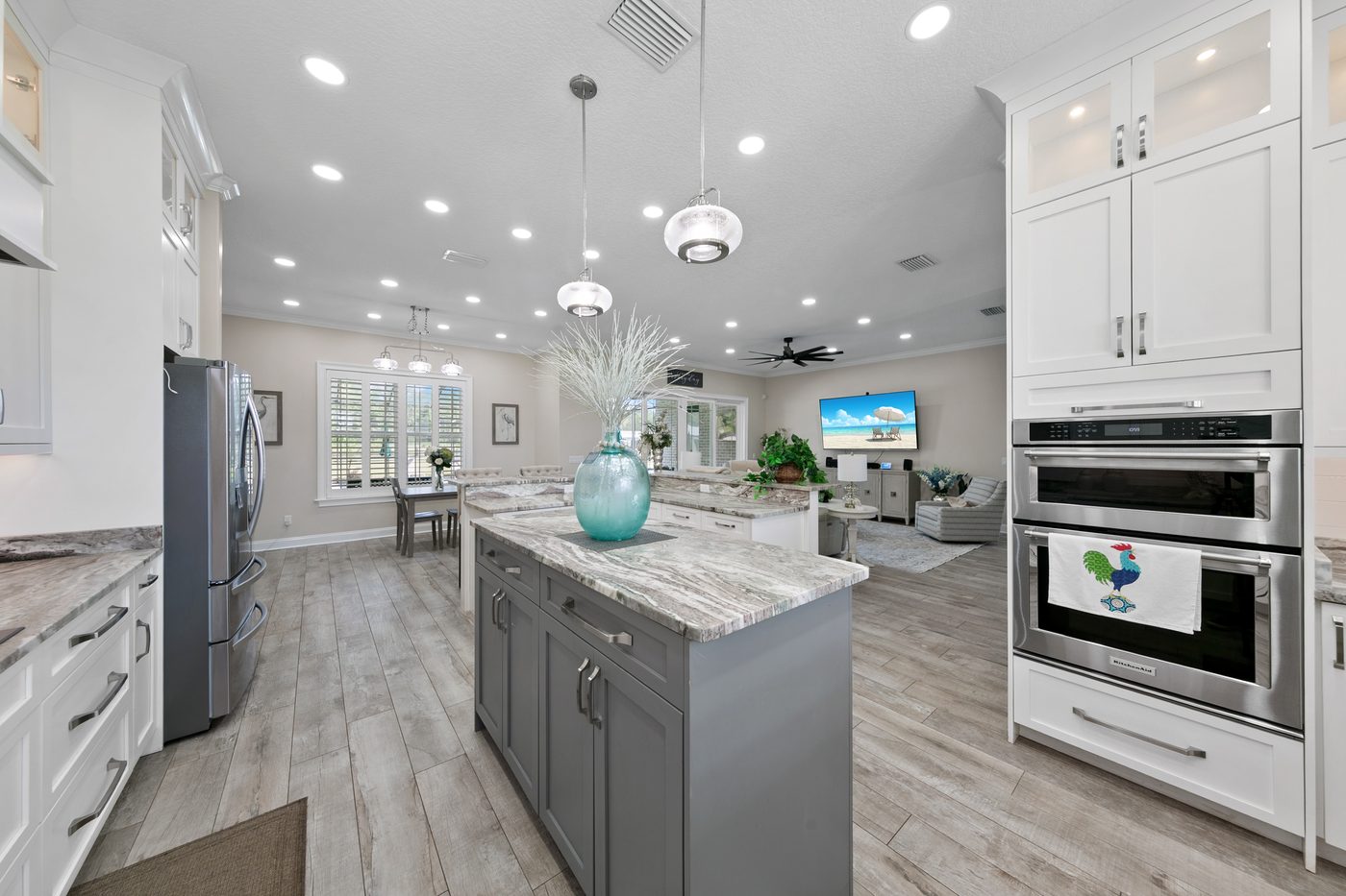 56057 Griffin Road &mdash; the kitchen and its two islands