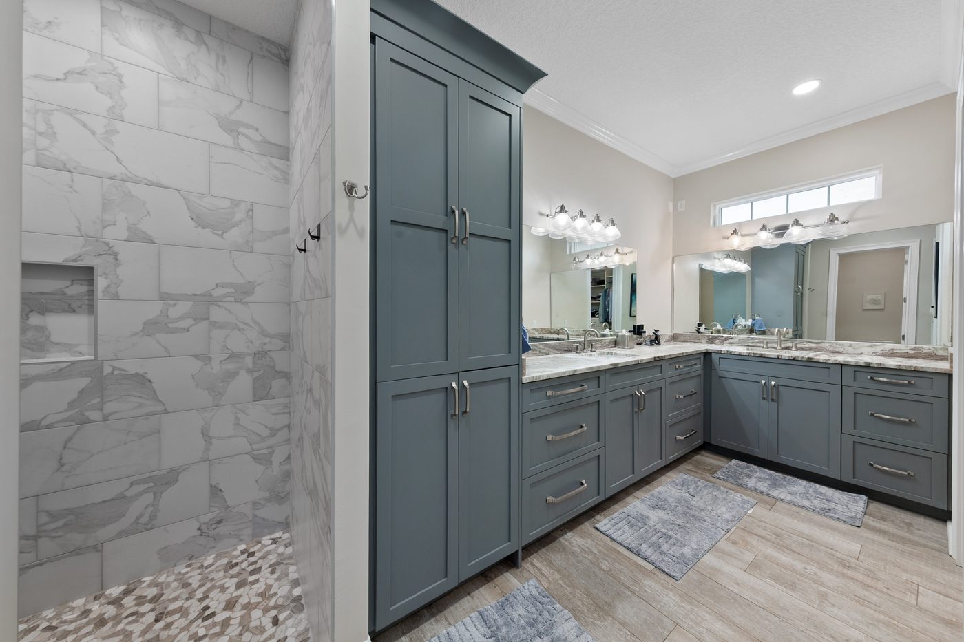 56057 Griffin Road &mdash; the primary bath