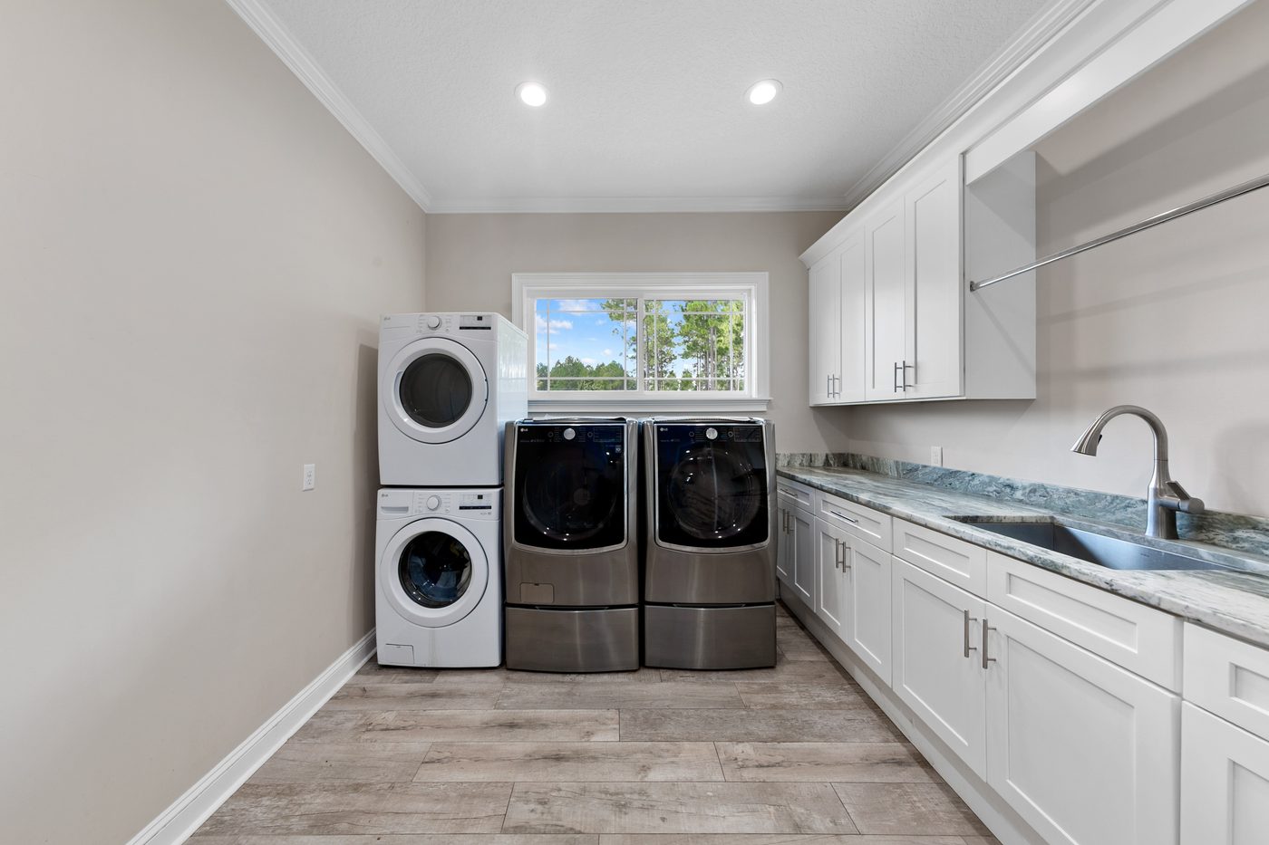56057 Griffin Road &mdash; the laundry room