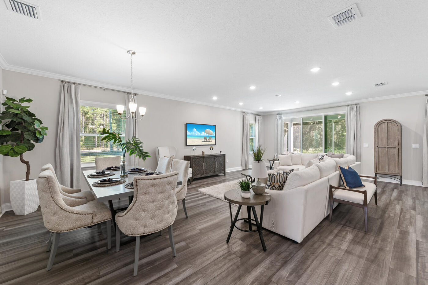 56310 Creekside Way &mdash; the dining room