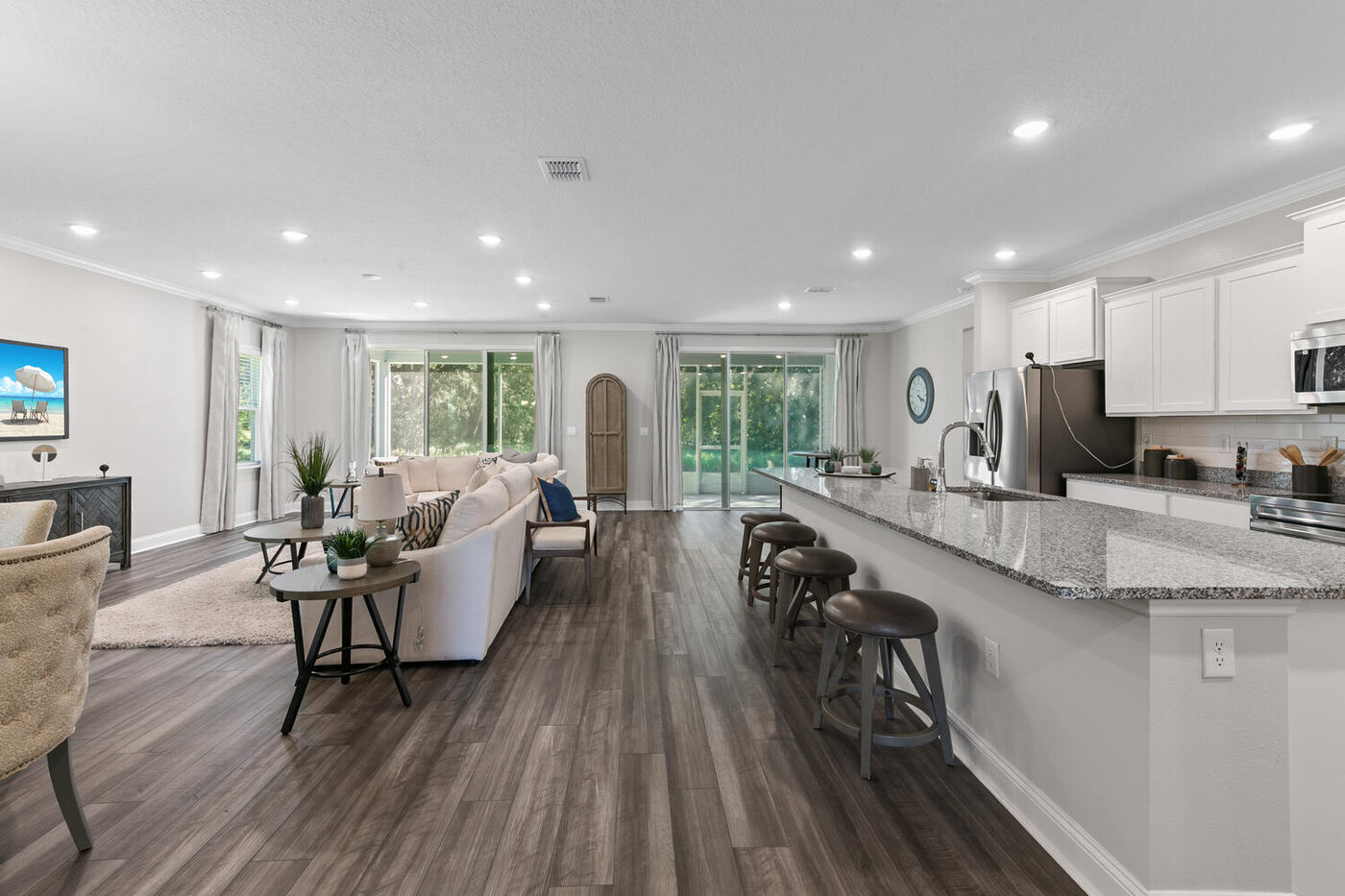 56310 Creekside Way &mdash; the kitchen and the living room