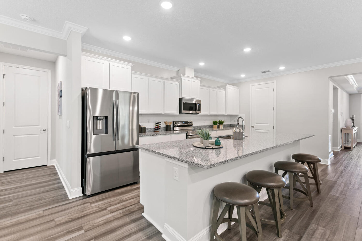 56310 Creekside Way &mdash; the kitchen