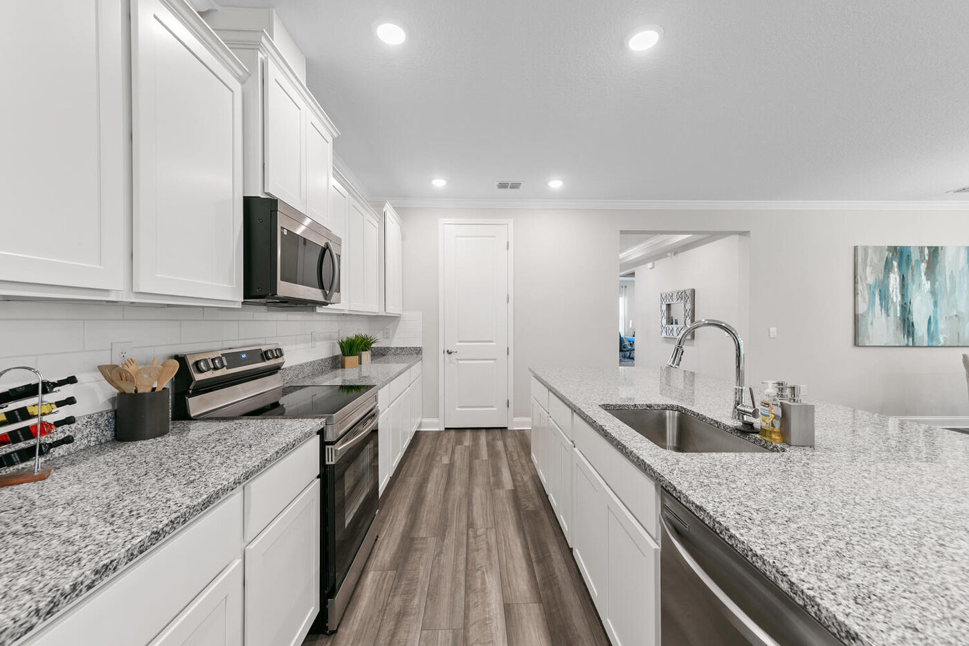 56310 Creekside Way &mdash; the sink and the counter