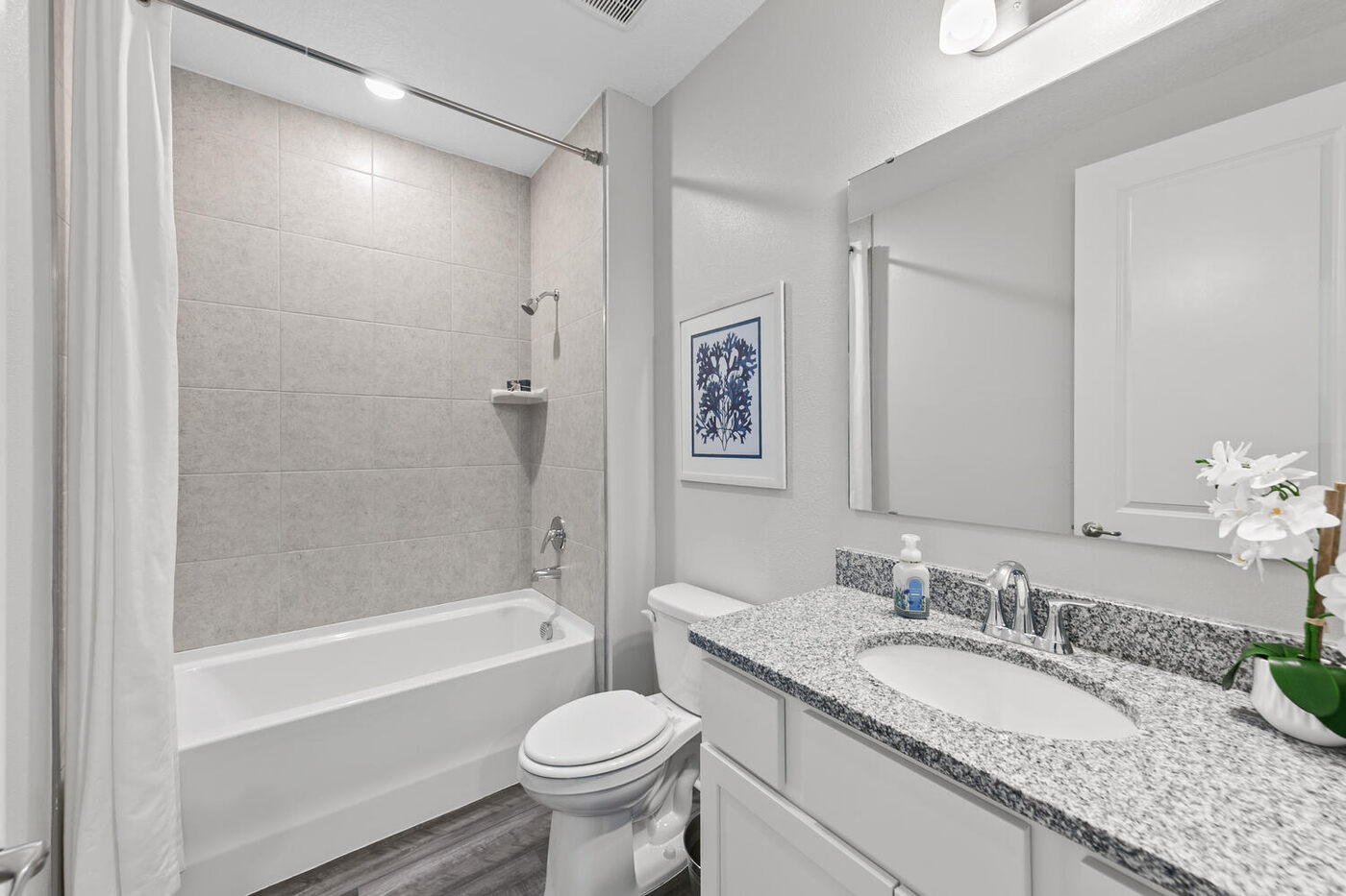 56310 Creekside Way &mdash; the guest bath