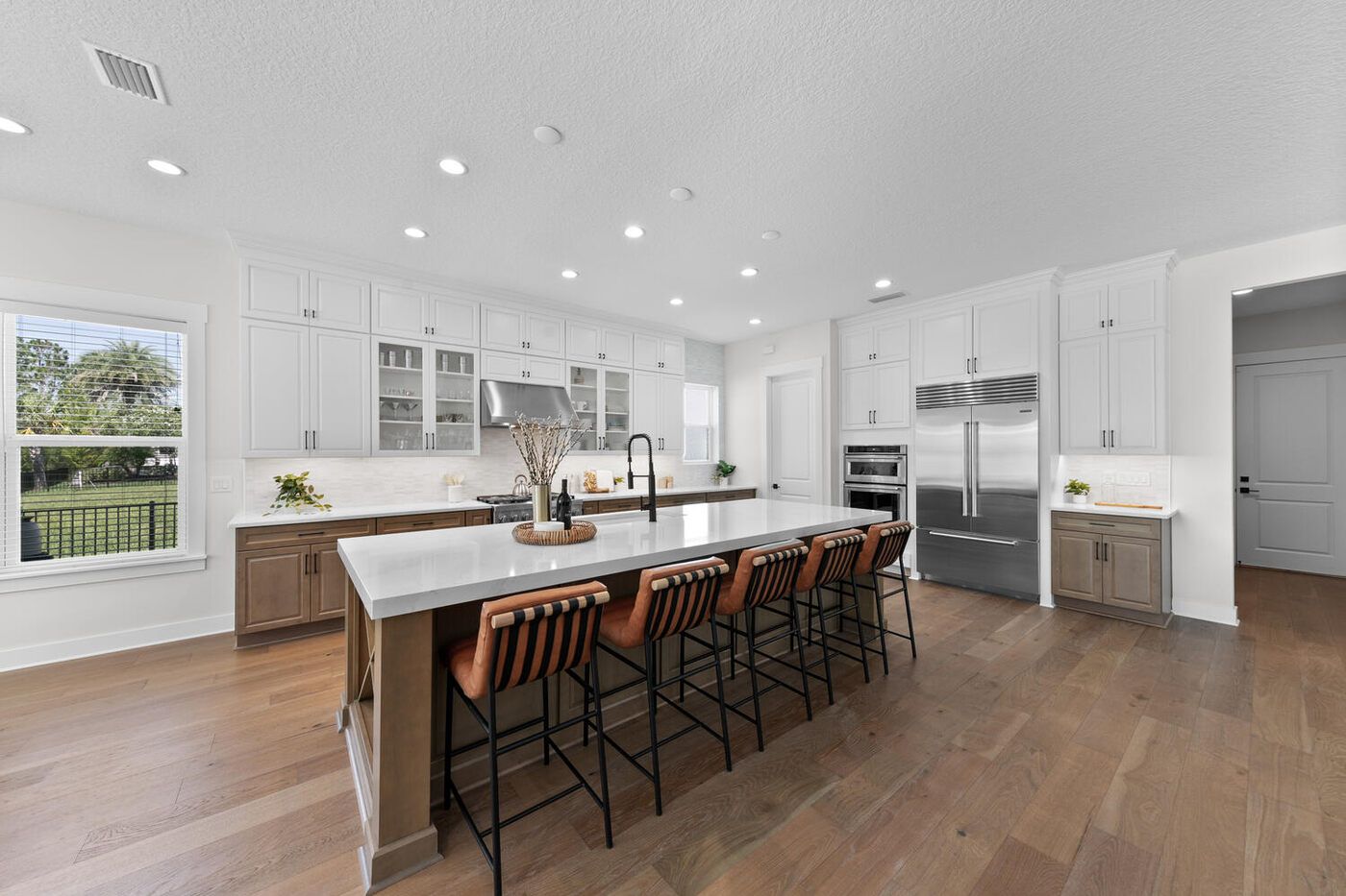 102 Morning Mist Lane &mdash; the island and its seating