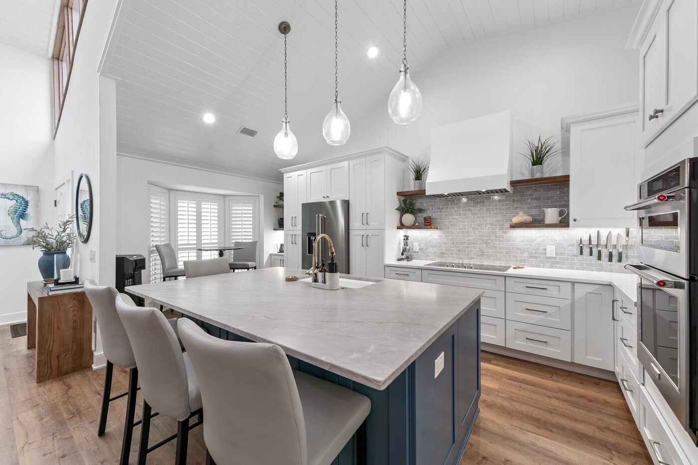 10604 Quail Ridge Drive — the kitchen island