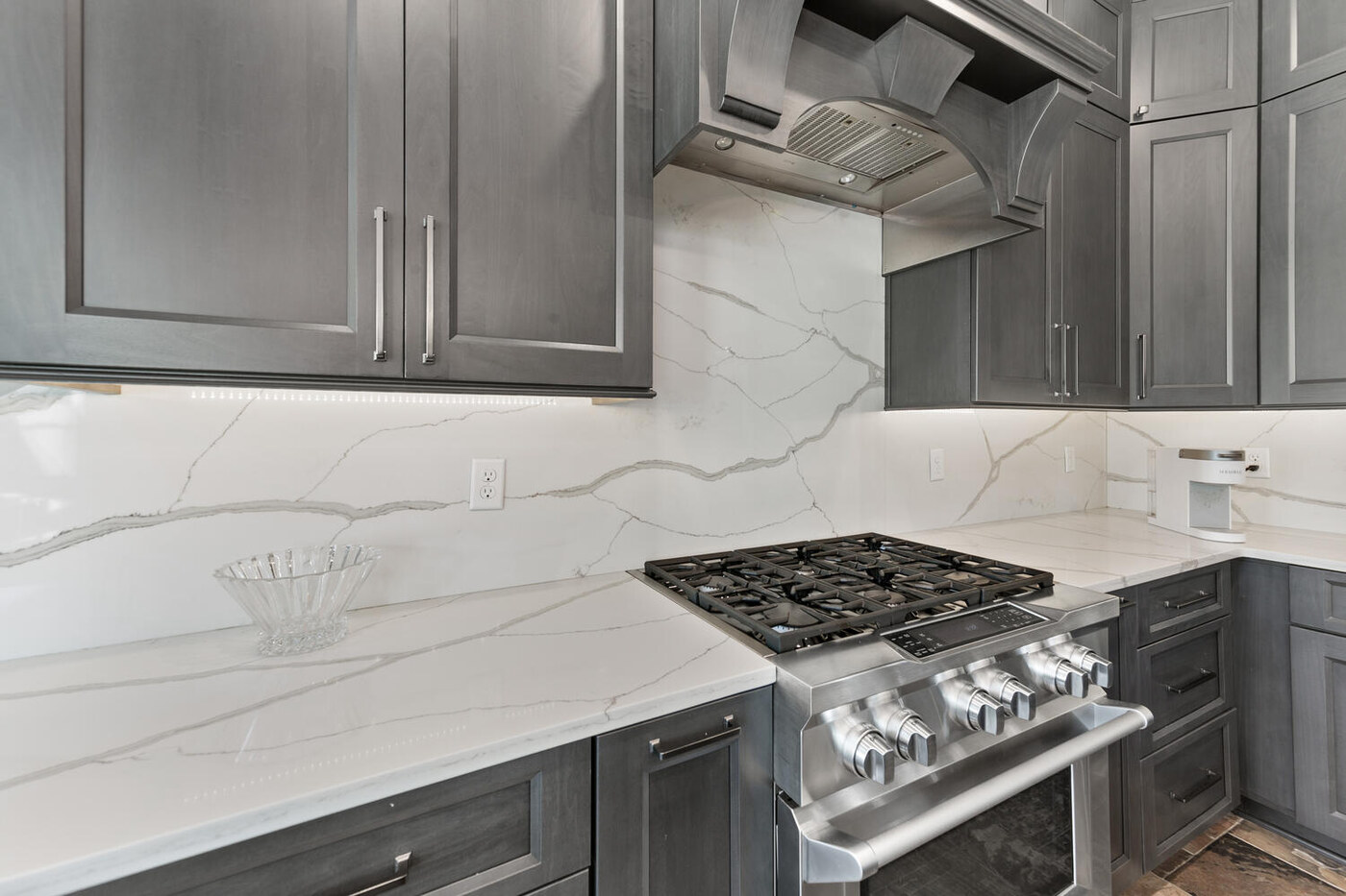 10680 Quail Ridge Drive — the kitchen