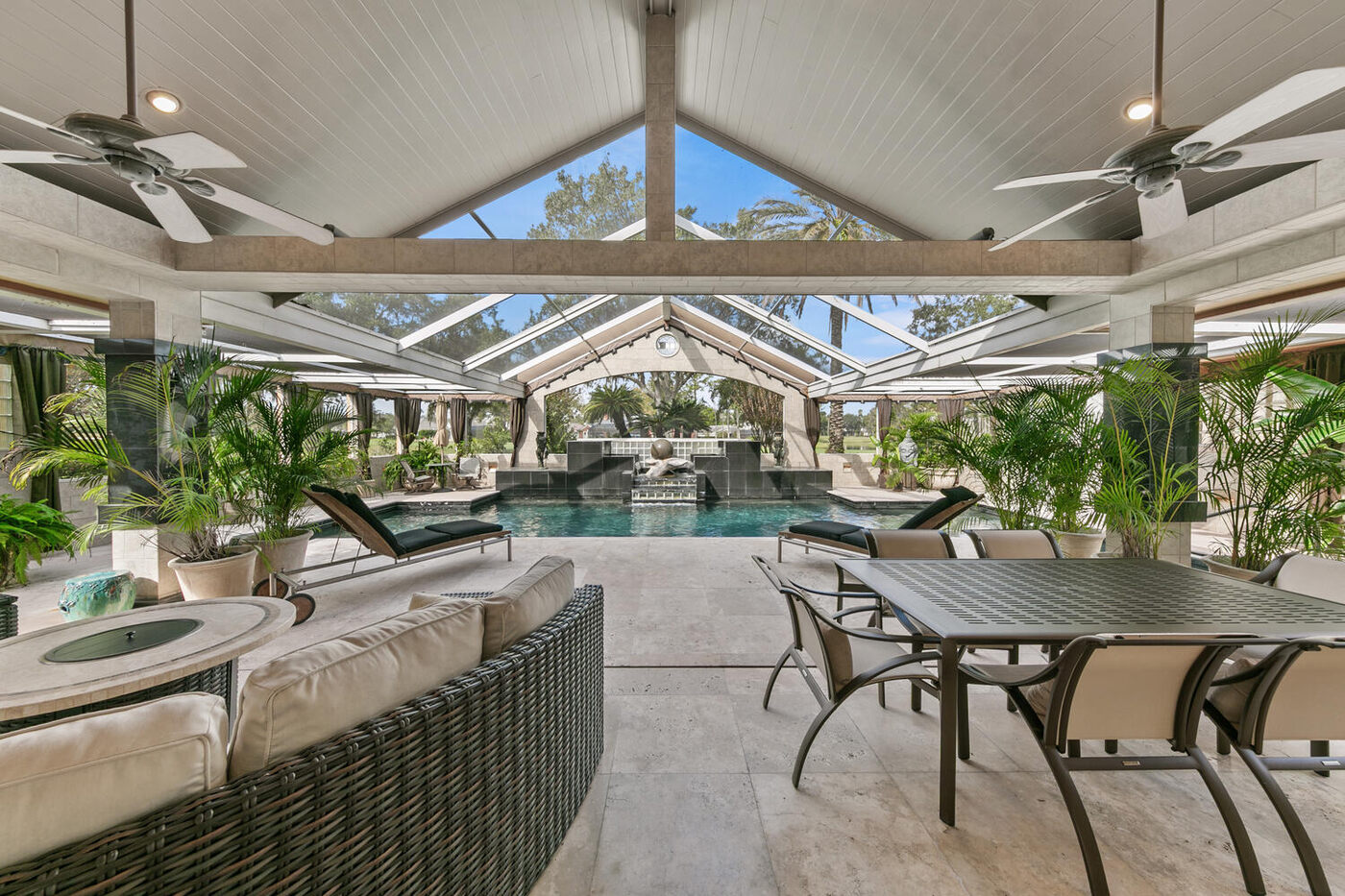 149 Twelve Oaks Lane &mdash; dining on the lanai