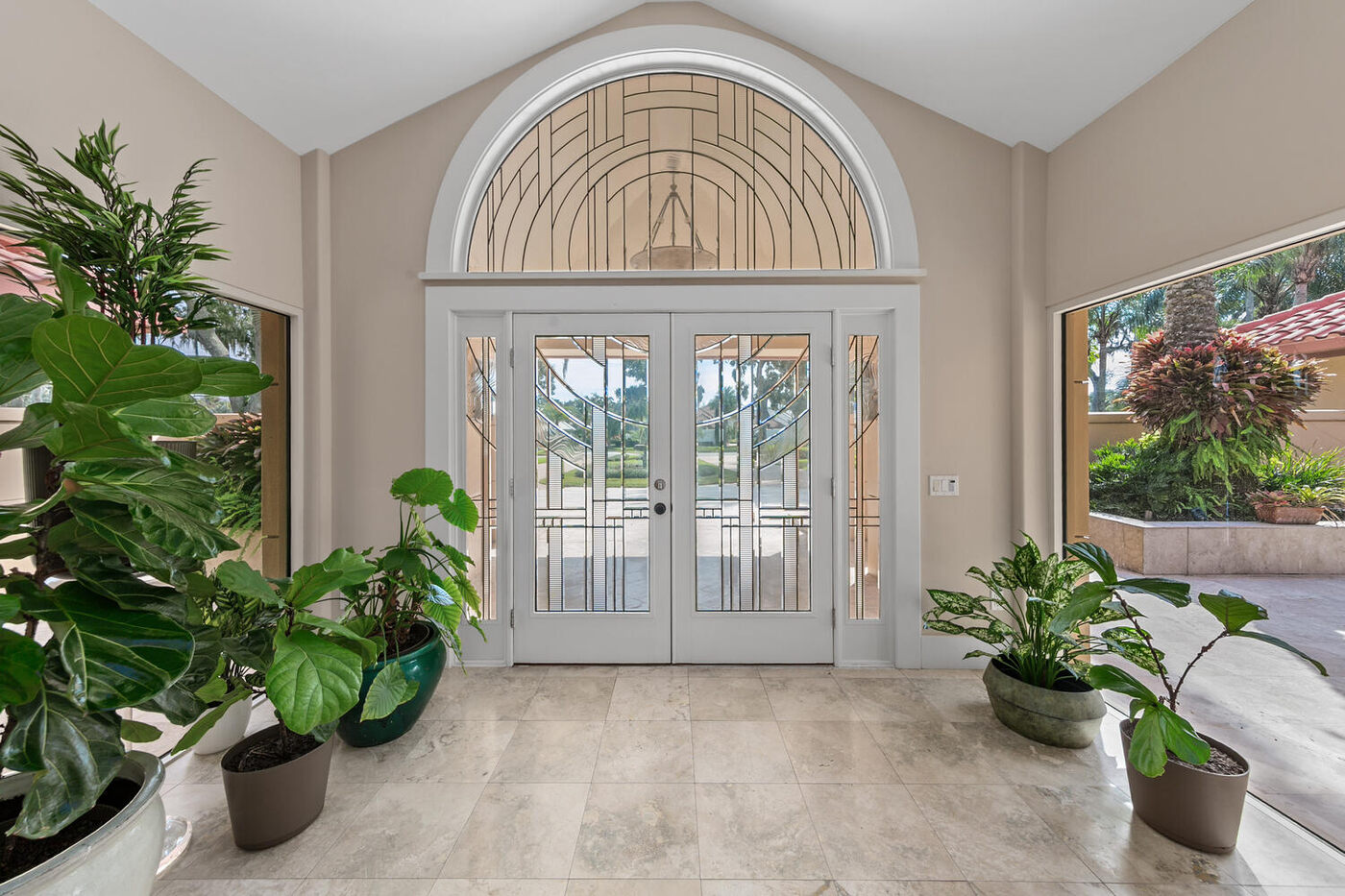 149 Twelve Oaks Lane &mdash; the entry doors