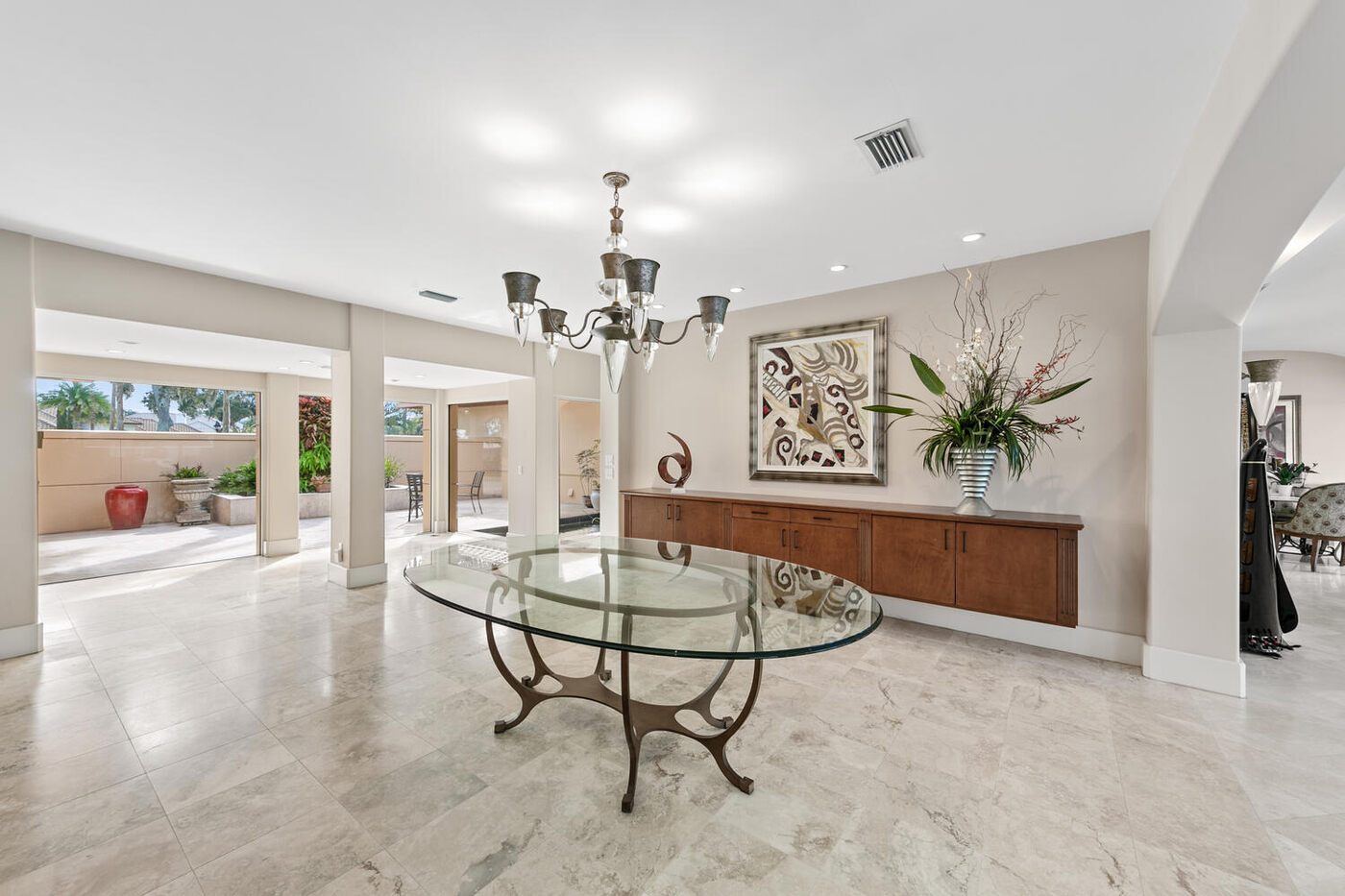 149 Twelve Oaks Lane &mdash; the dining room