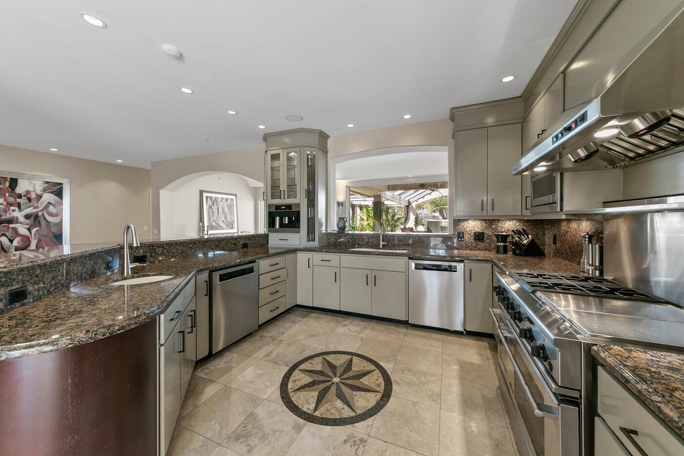 149 Twelve Oaks Lane &mdash; the kitchen island
