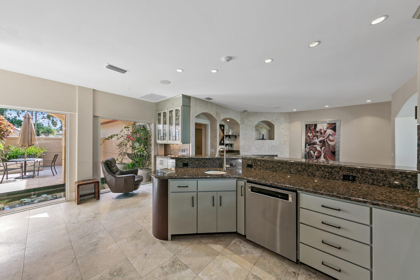 149 Twelve Oaks Lane &mdash; the kitchen