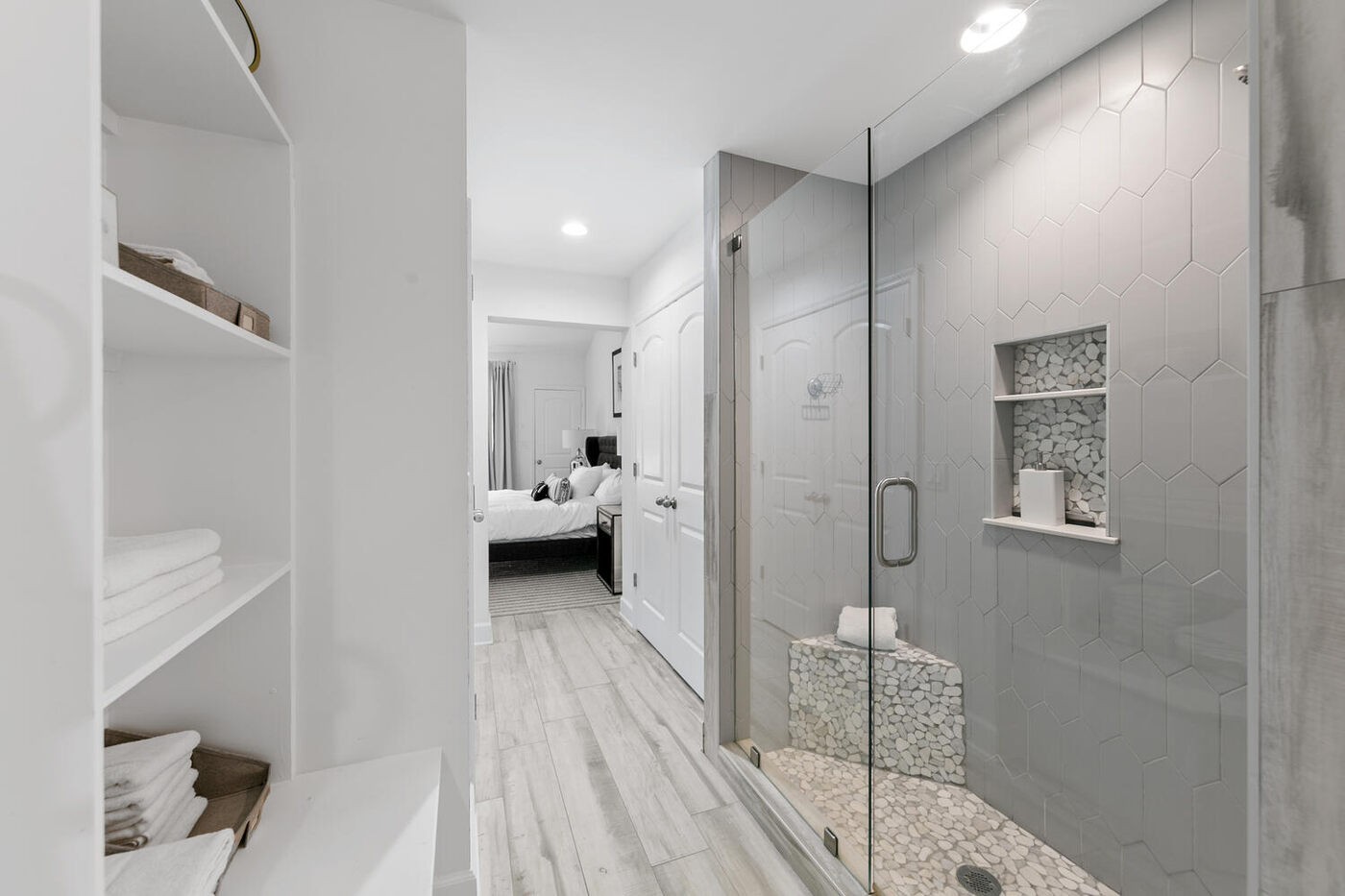 726 Spinnakers Reach Drive — the shower