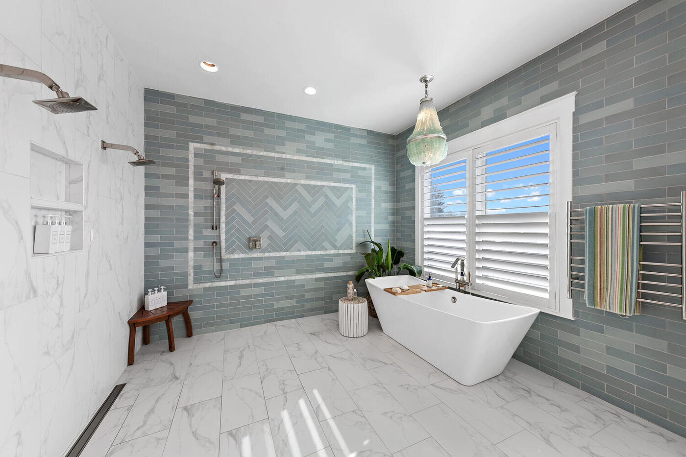 7955 A1A South — the tub