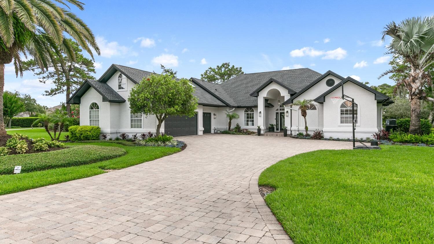 8160 Merganser Drive &mdash; the front elevation